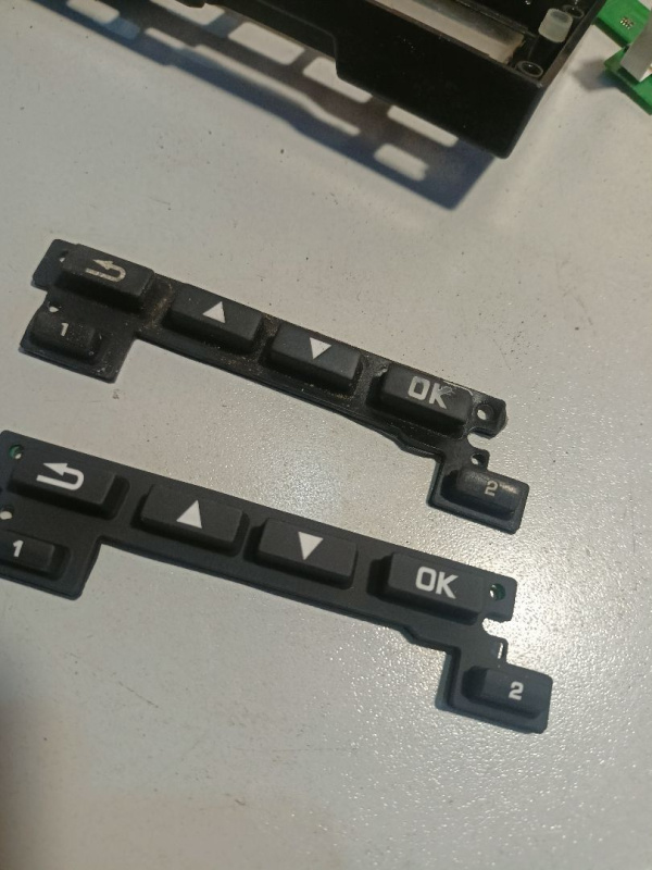 Замена кнопок и платы на тахографе АТОЛ на грузовом Мерседесе